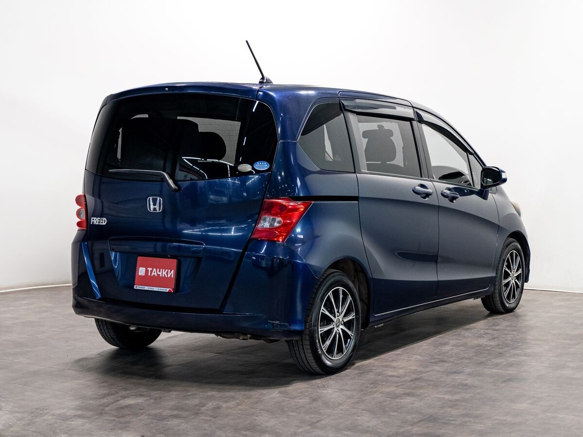 Honda Freed 2010 - фото автомобиля