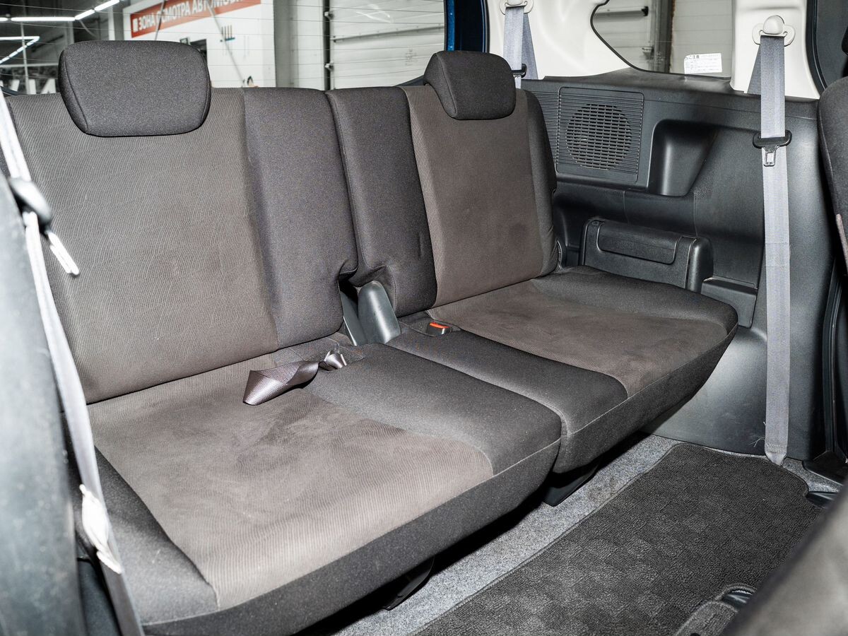 Honda Freed 2010 - фото автомобиля