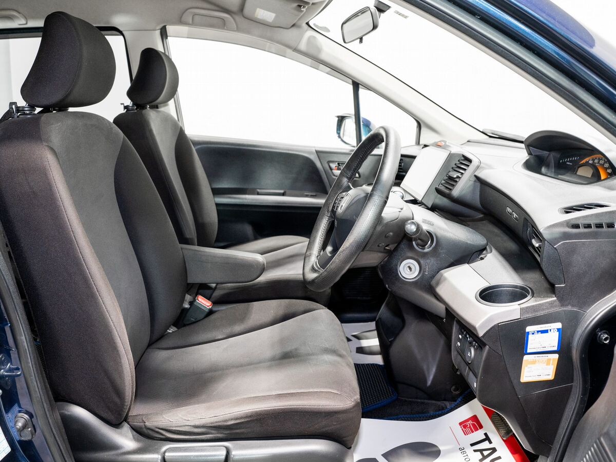 Honda Freed 2010 - фото автомобиля
