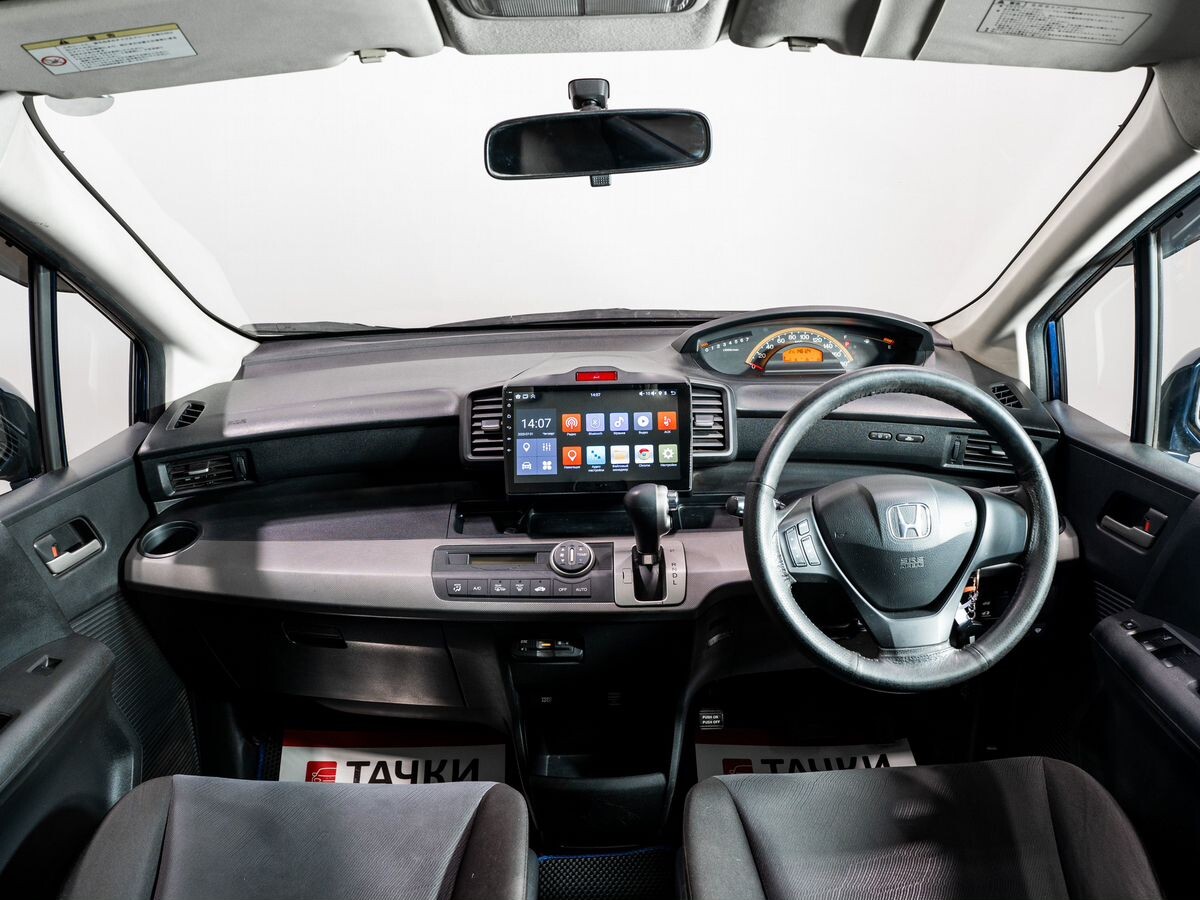 Honda Freed 2010 - фото автомобиля