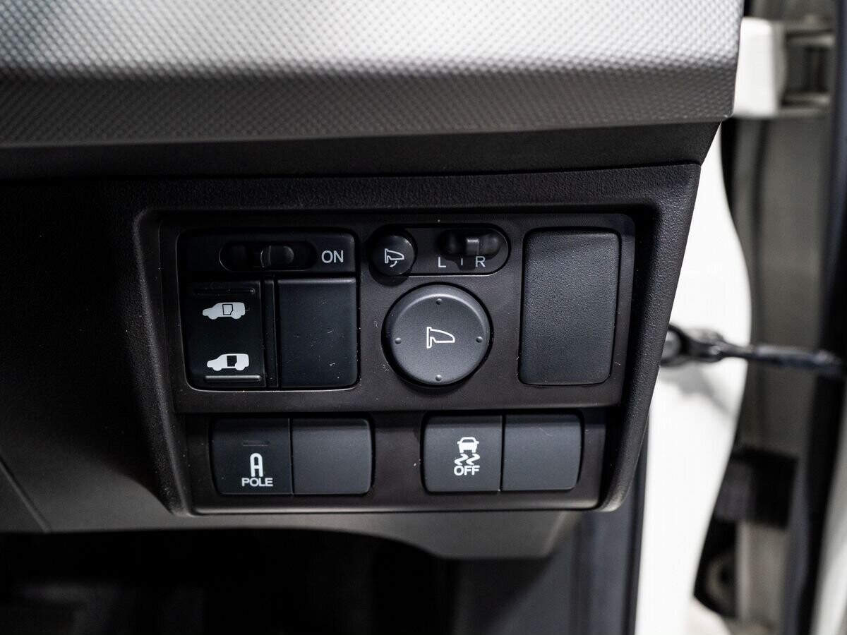 Honda Freed 2011 - фото автомобиля