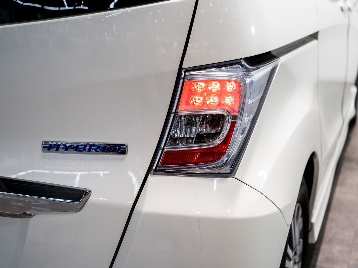 Honda Freed 2011 - фото автомобиля