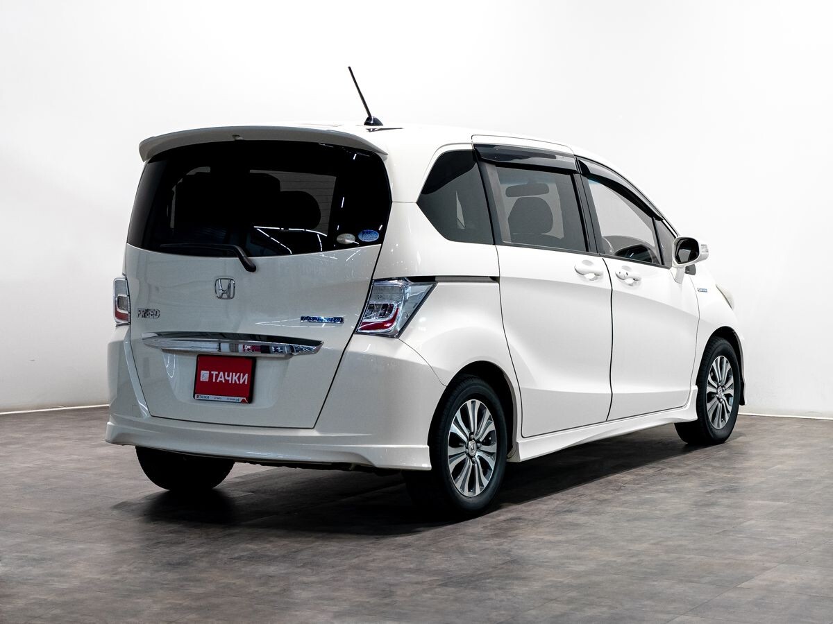 Honda Freed 2011 - фото автомобиля