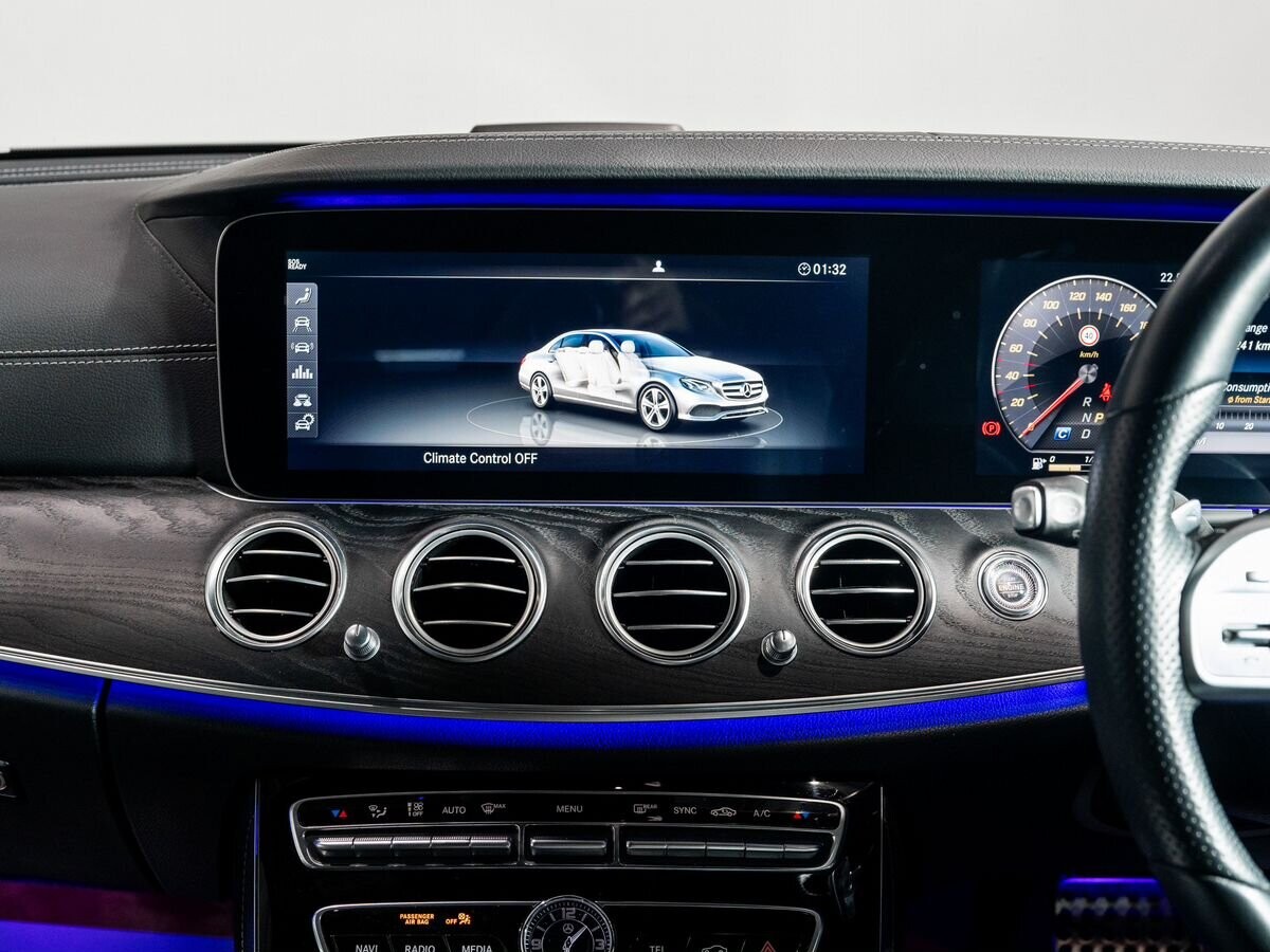 Mercedes-Benz E-Class 2019 - фото автомобиля