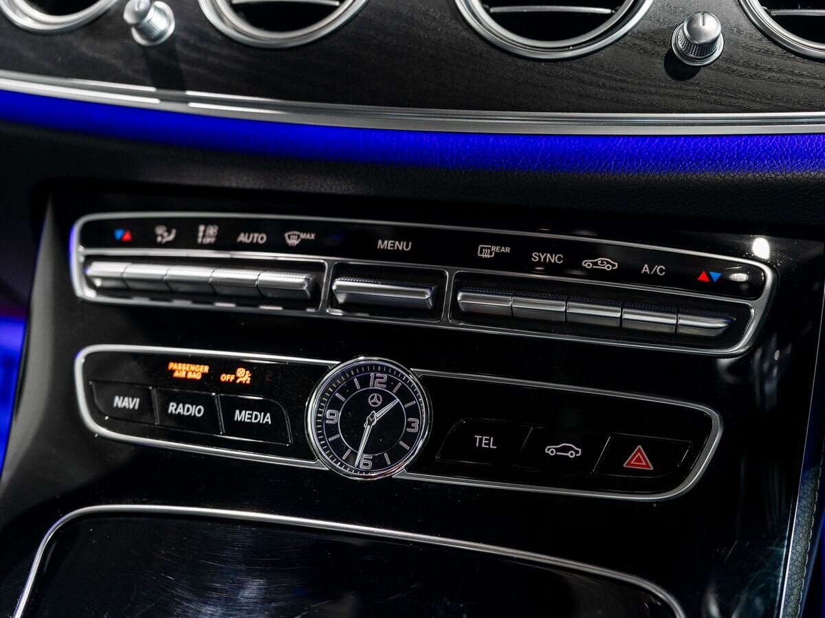 Mercedes-Benz E-Class 2019 - фото автомобиля