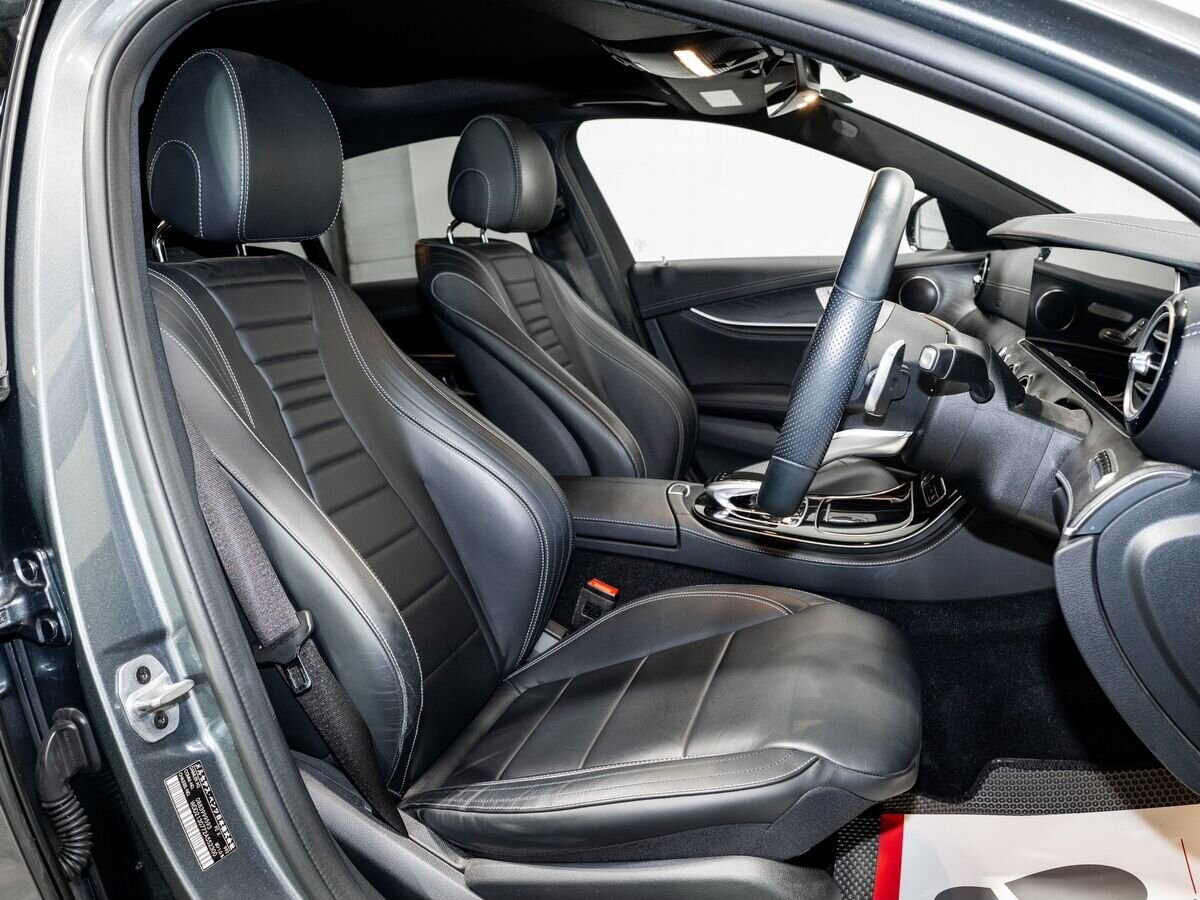 Mercedes-Benz E-Class 2019 - фото автомобиля