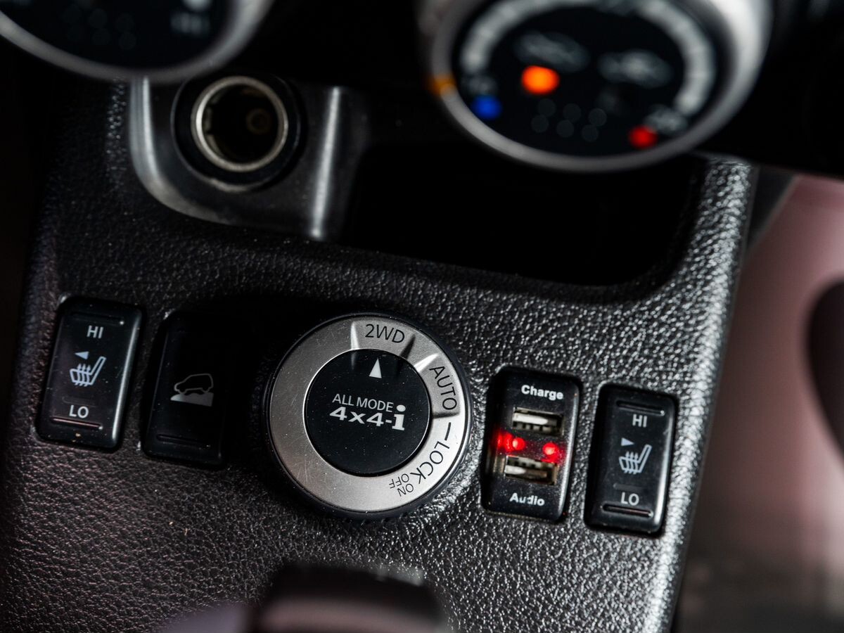 Nissan X-Trail 2012 - фото автомобиля
