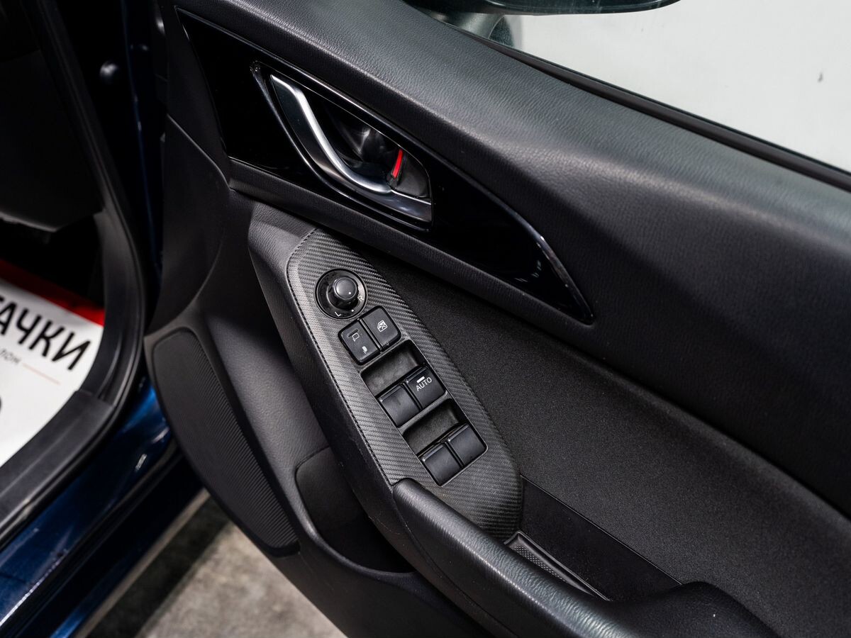 Mazda Axela 2015 - фото автомобиля