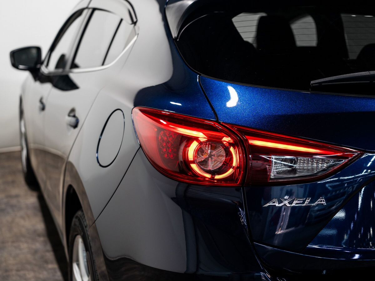 Mazda Axela 2015 - фото автомобиля