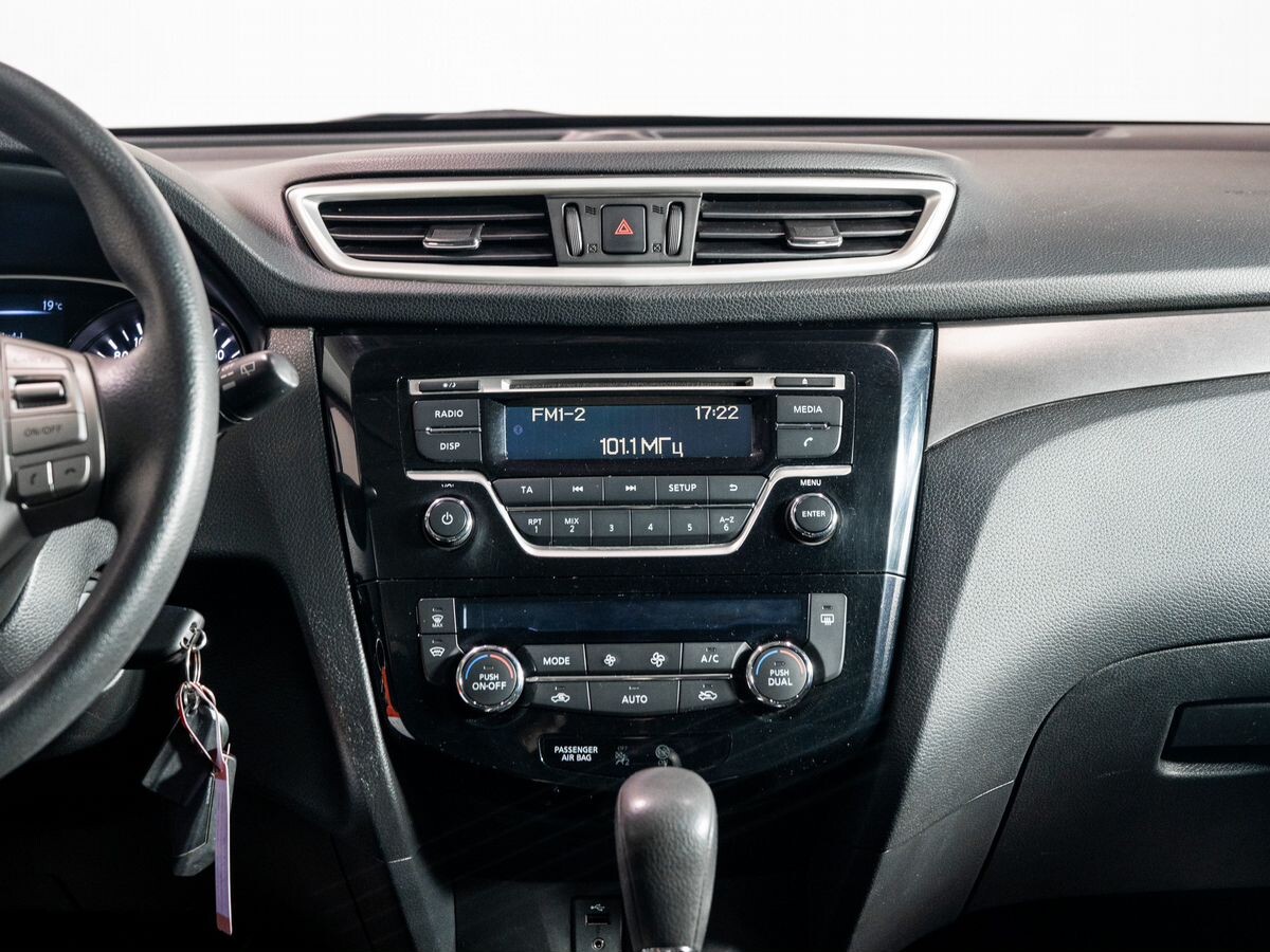 Nissan X-Trail 2015 - фото автомобиля