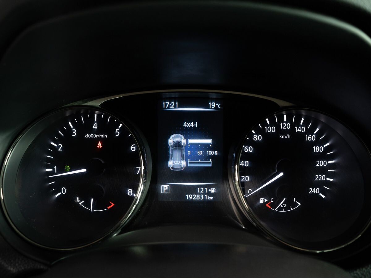 Nissan X-Trail 2015 - фото автомобиля