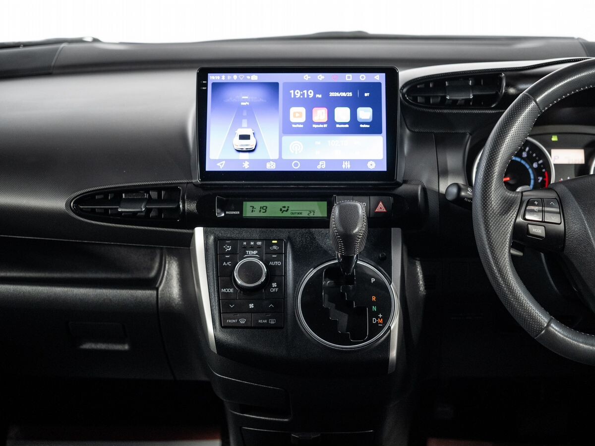 Toyota Wish 2009 - фото автомобиля
