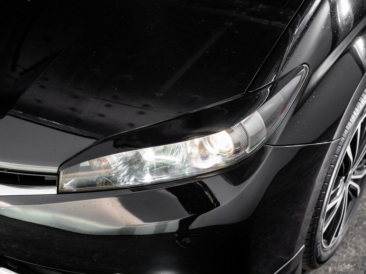 Toyota Wish 2009 - фото автомобиля