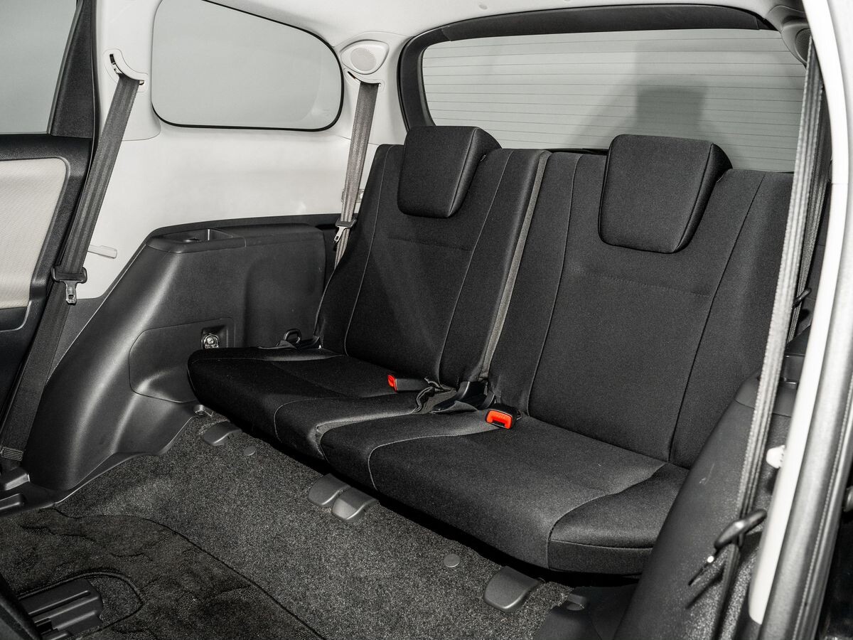 Toyota Wish 2009 - фото автомобиля