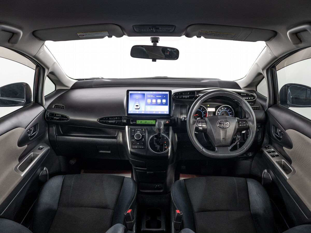 Toyota Wish 2009 - фото автомобиля