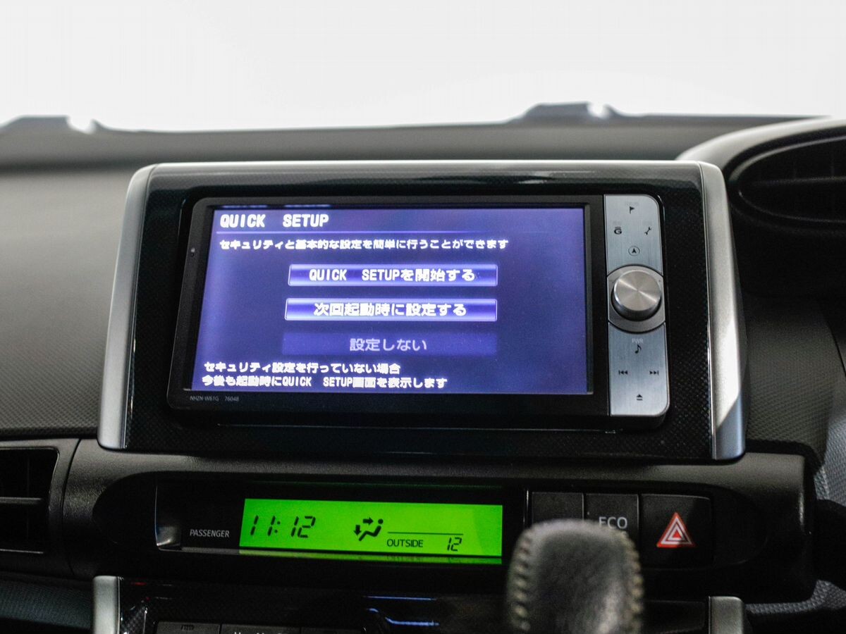 Toyota Wish 2012 - фото автомобиля