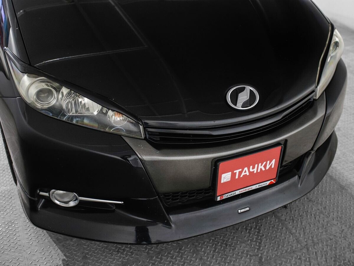 Toyota Wish 2012 - фото автомобиля