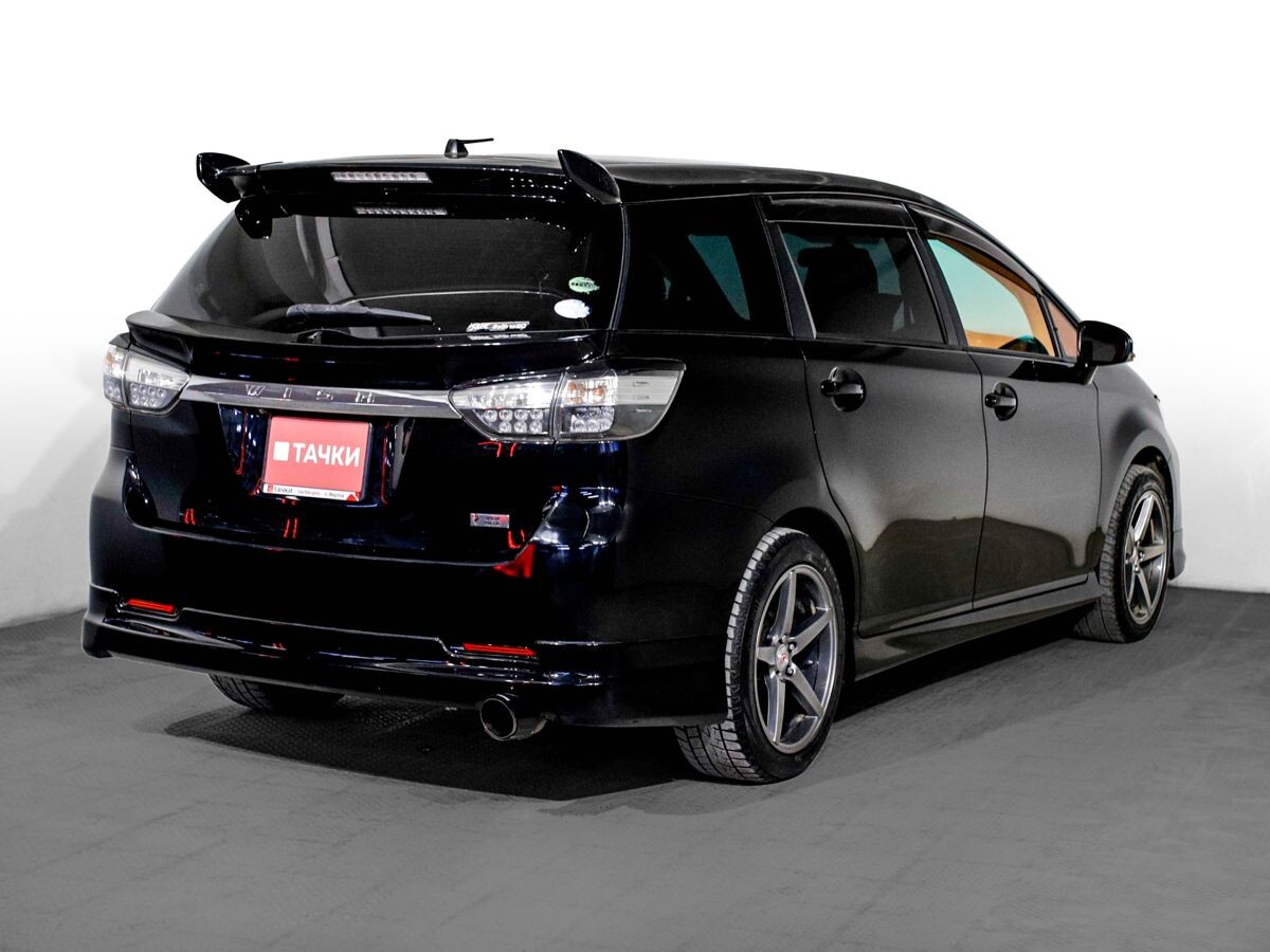 Toyota Wish 2012 - фото автомобиля