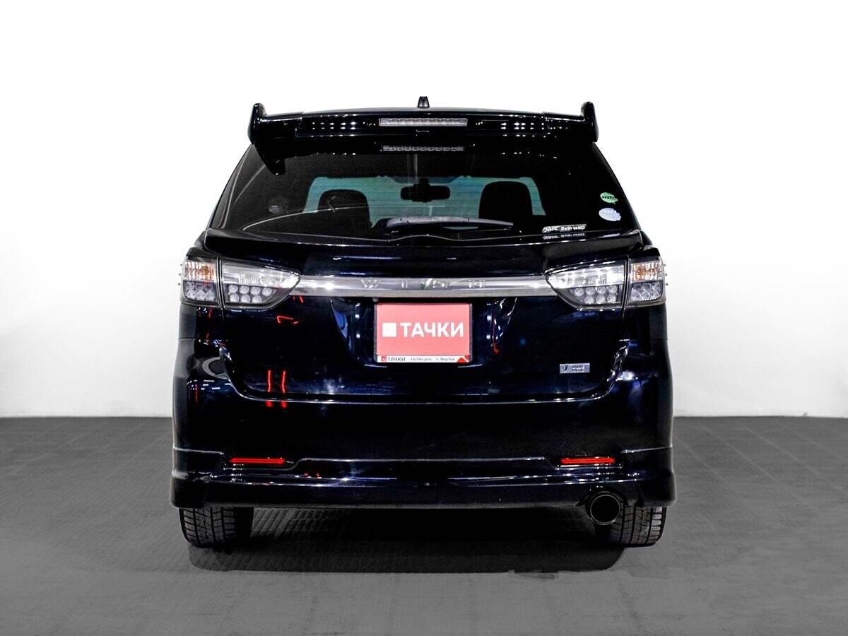 Toyota Wish 2012 - фото автомобиля