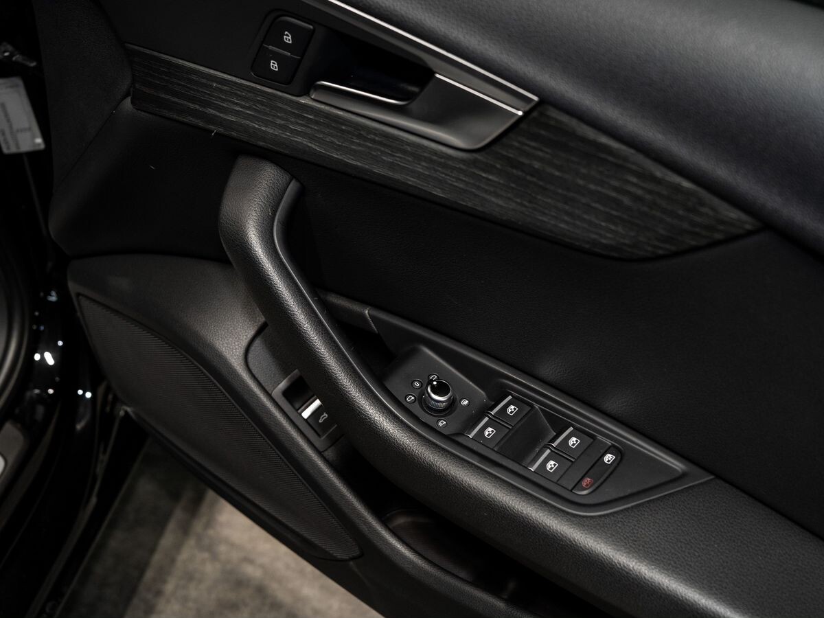 Audi A4 2017 - фото автомобиля