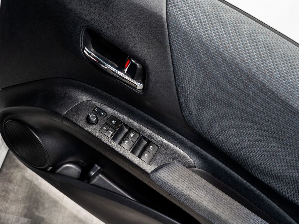 Toyota Sienta 2016 - фото автомобиля