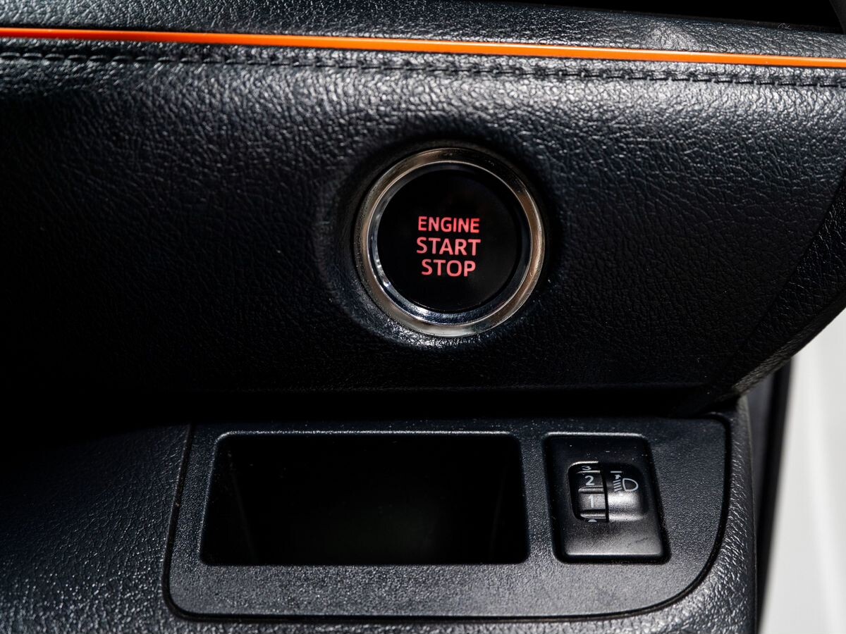 Toyota Sienta 2016 - фото автомобиля