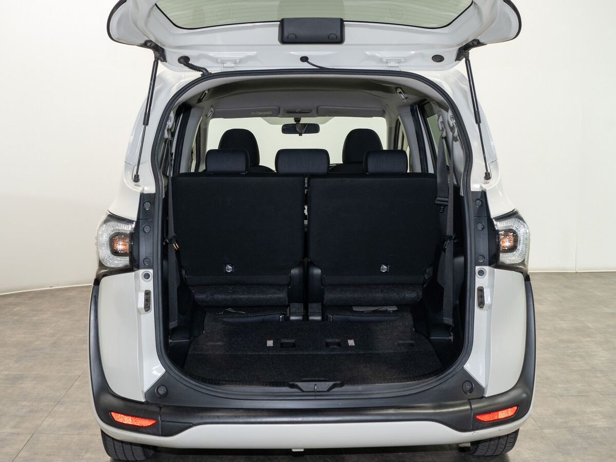Toyota Sienta 2016 - фото автомобиля