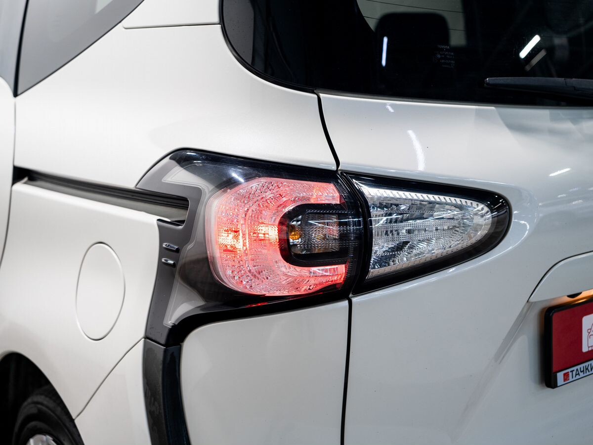 Toyota Sienta 2016 - фото автомобиля