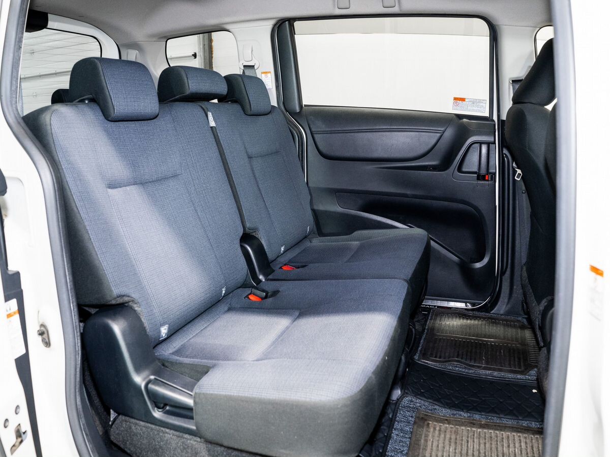 Toyota Sienta 2016 - фото автомобиля