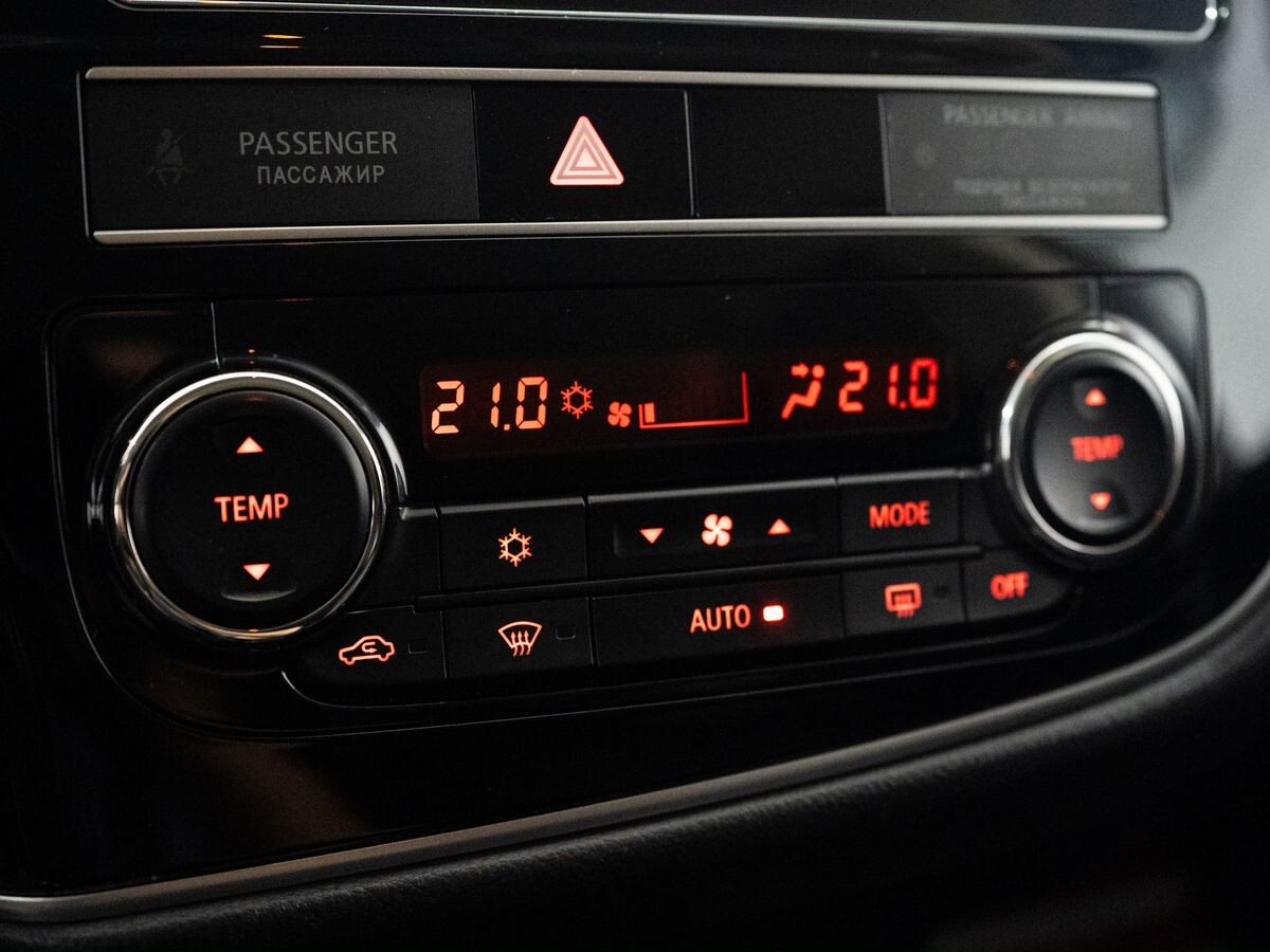 Mitsubishi Outlander 2019 - фото автомобиля