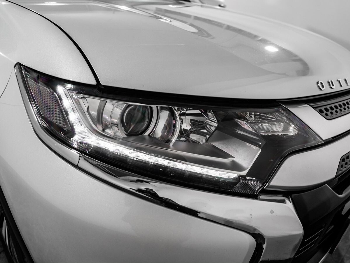 Mitsubishi Outlander 2019 - фото автомобиля