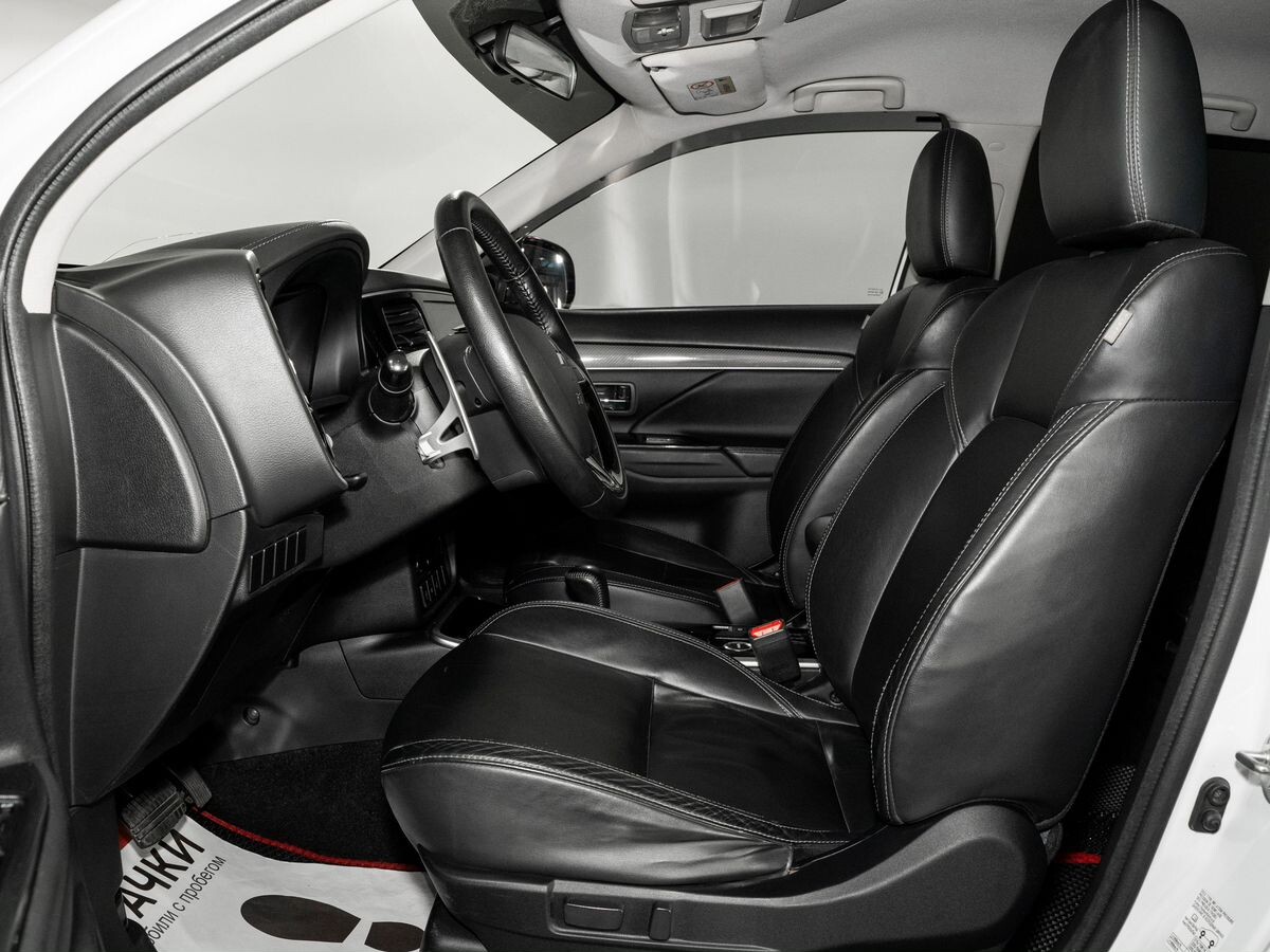 Mitsubishi Outlander 2019 - фото автомобиля