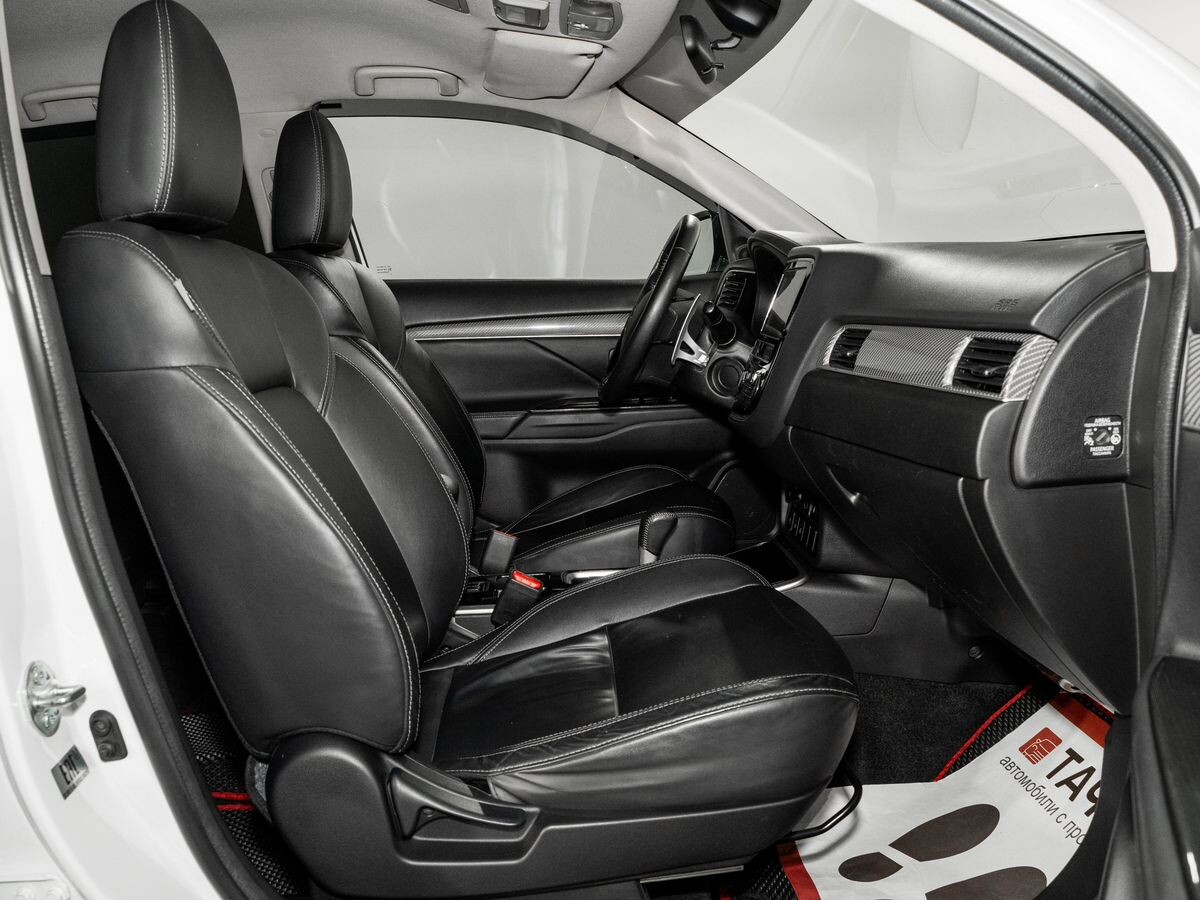 Mitsubishi Outlander 2019 - фото автомобиля