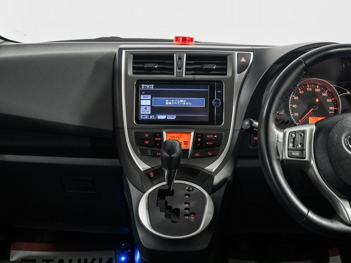 Toyota Ractis 2013 - фото автомобиля