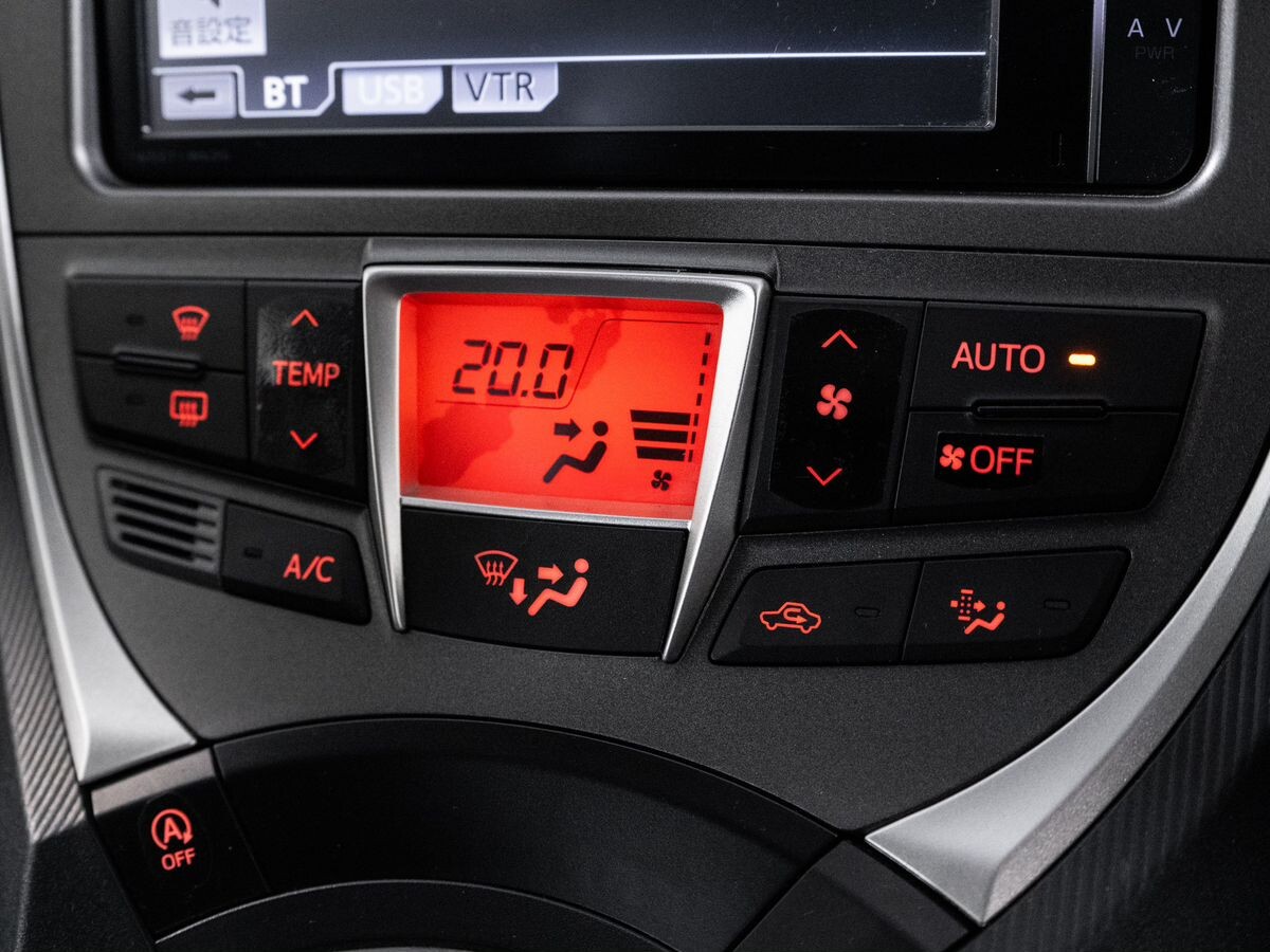Toyota Ractis 2013 - фото автомобиля