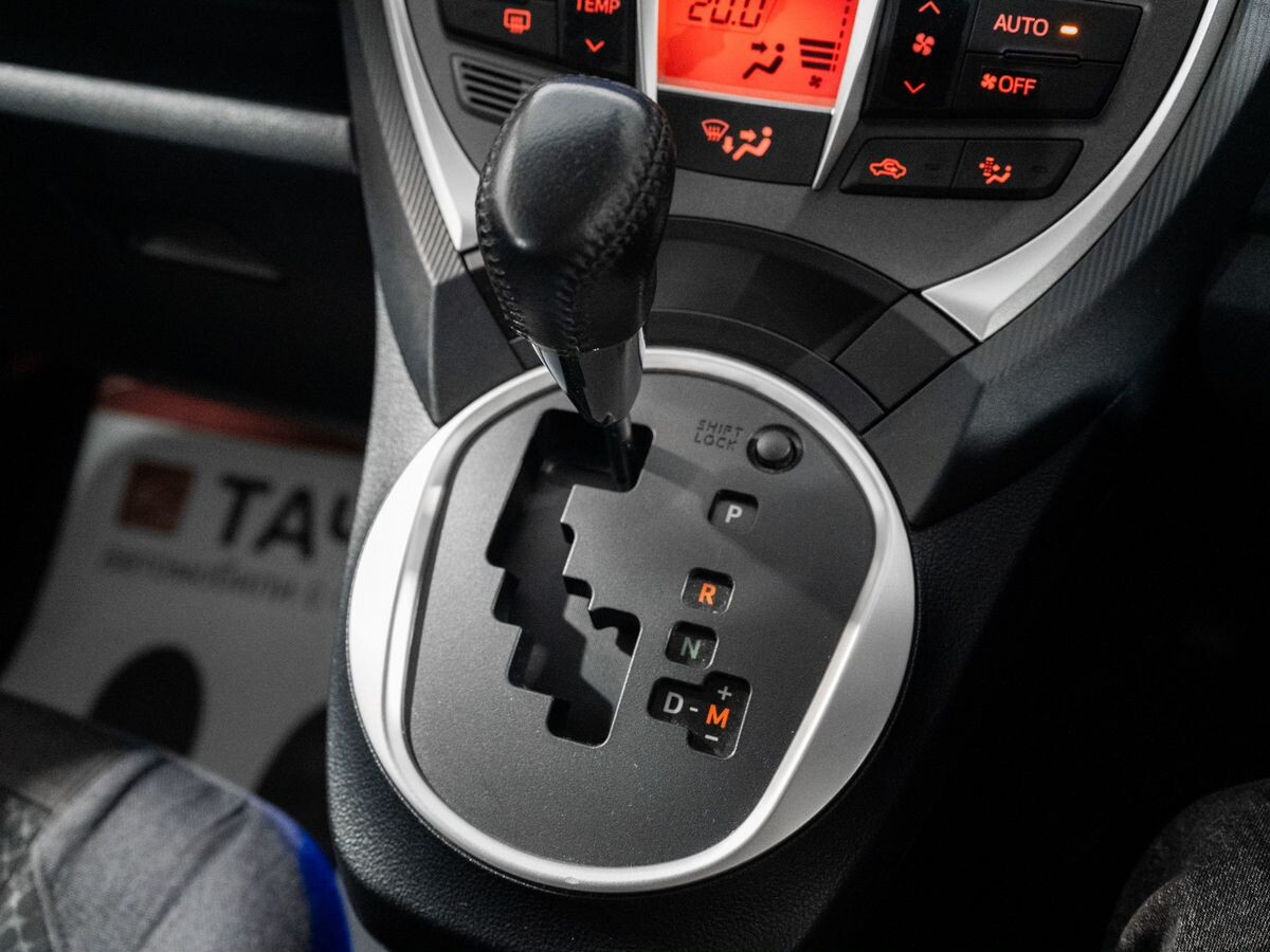 Toyota Ractis 2013 - фото автомобиля