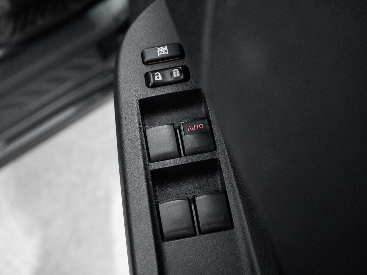 Toyota Ractis 2013 - фото автомобиля