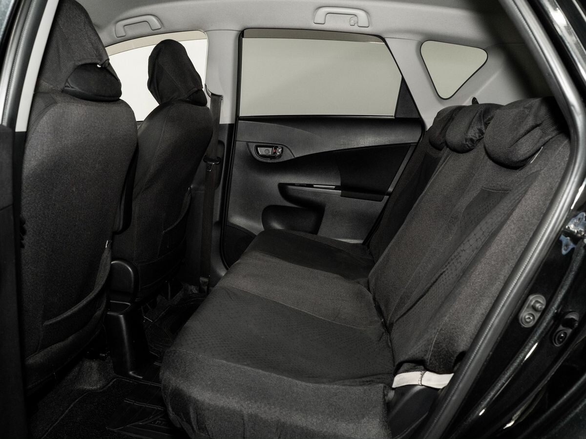 Toyota Ractis 2013 - фото автомобиля