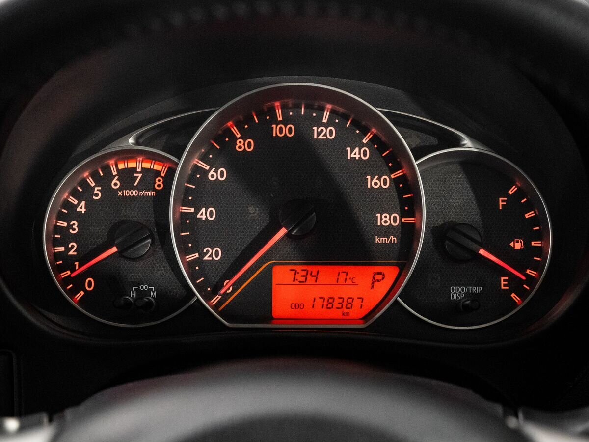 Toyota Ractis 2013 - фото автомобиля