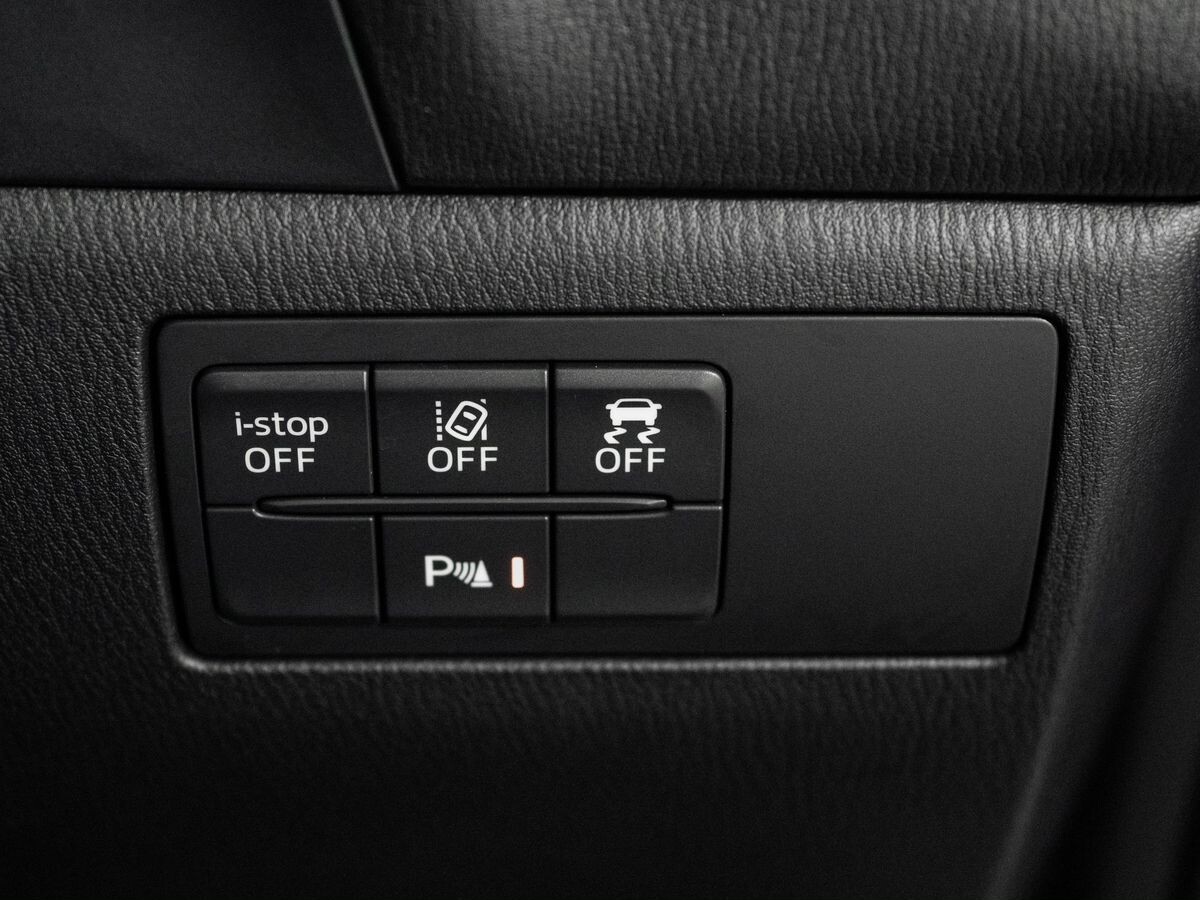 Mazda Axela 2018 - фото автомобиля