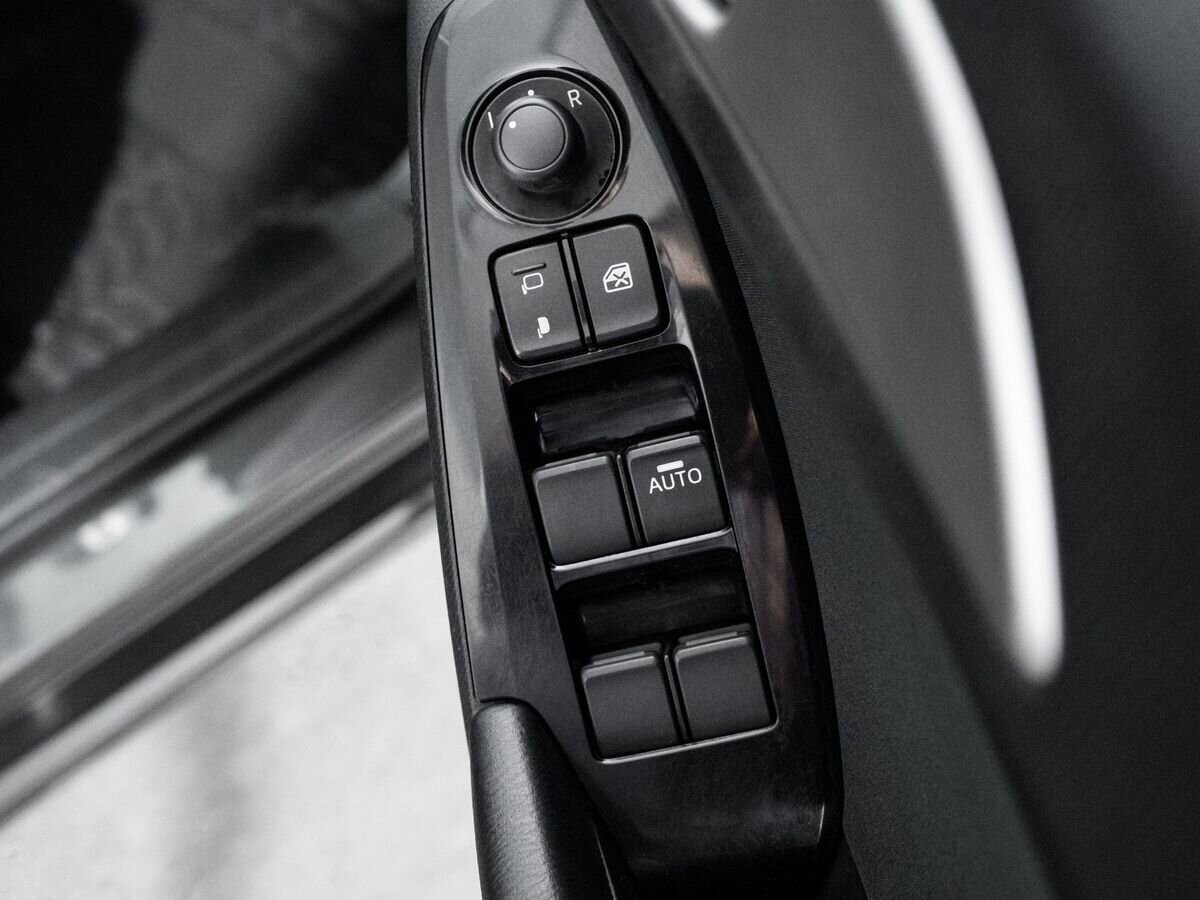 Mazda Axela 2018 - фото автомобиля