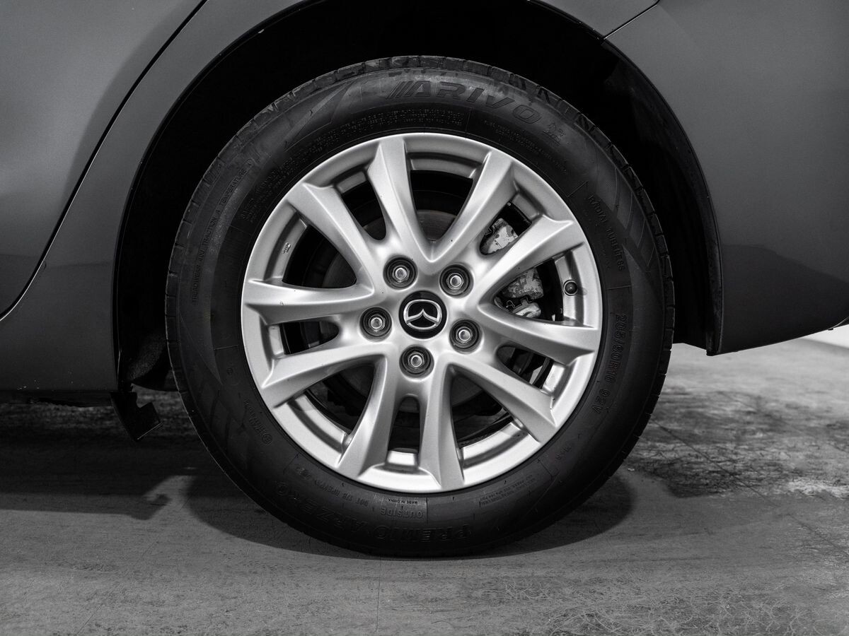Mazda Axela 2018 - фото автомобиля