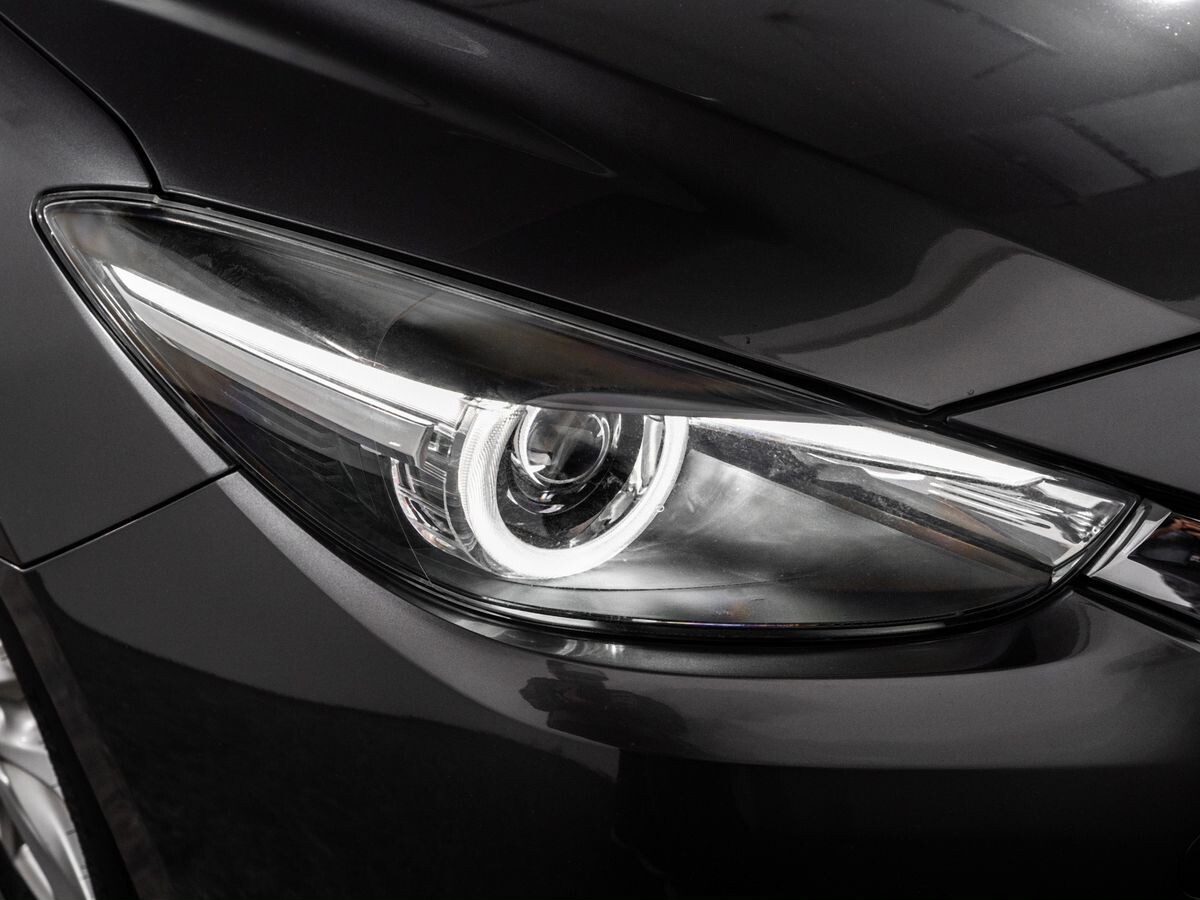 Mazda Axela 2018 - фото автомобиля
