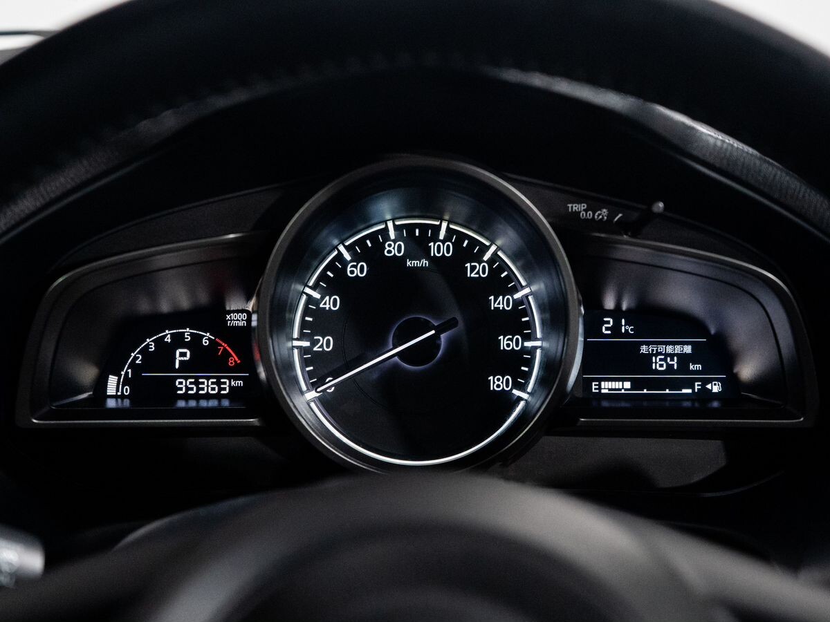 Mazda Axela 2018 - фото автомобиля