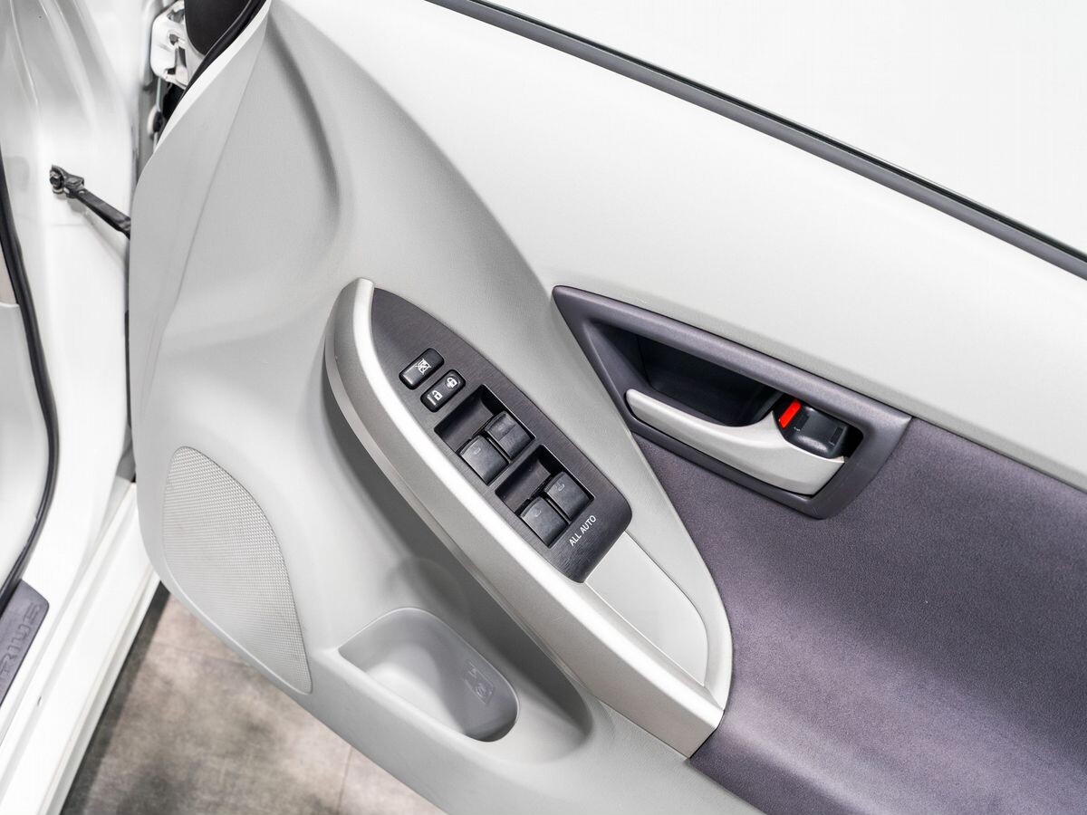 Toyota Prius 2009 - фото автомобиля
