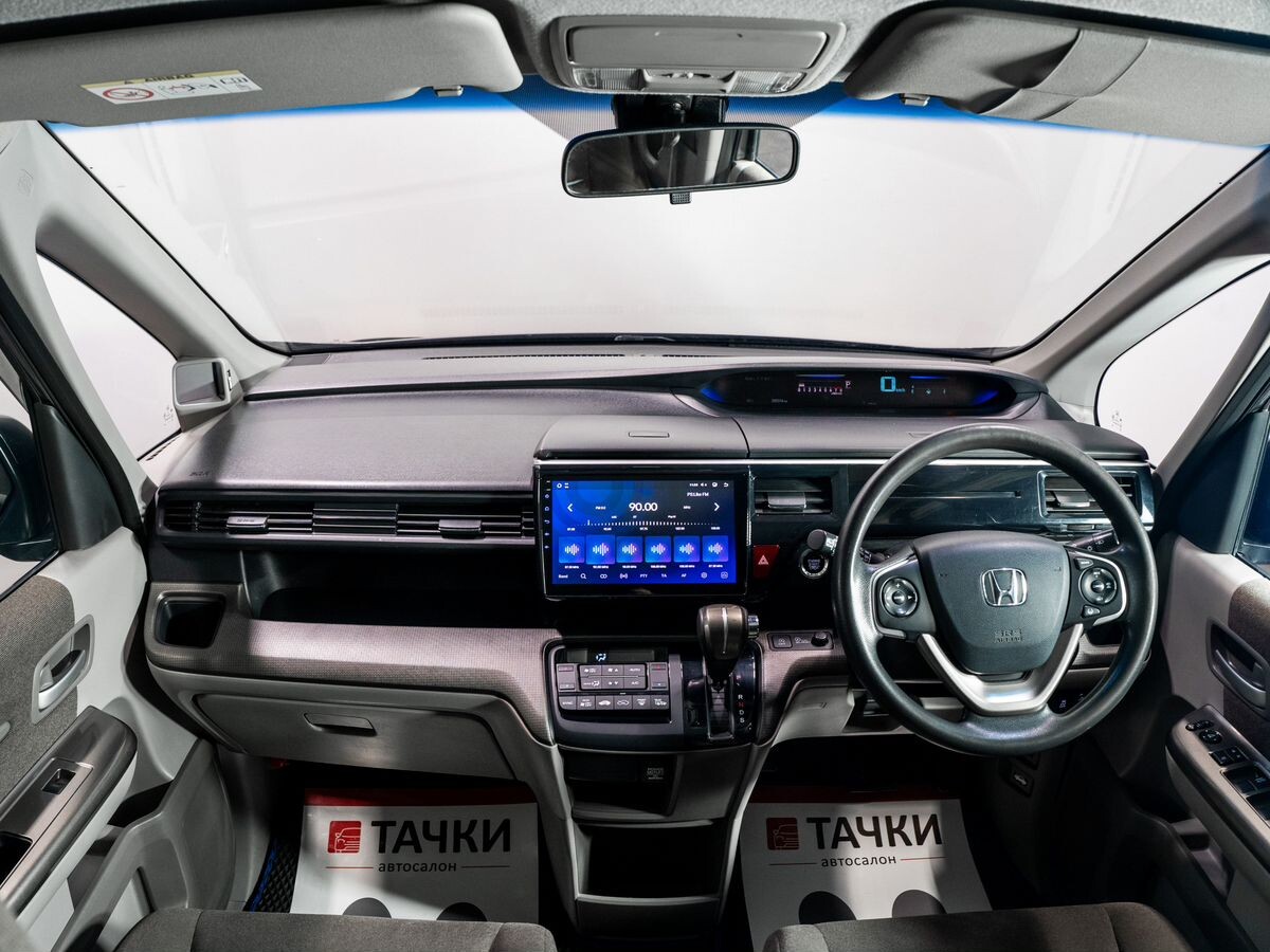 Honda Stepwgn 2017 - фото автомобиля