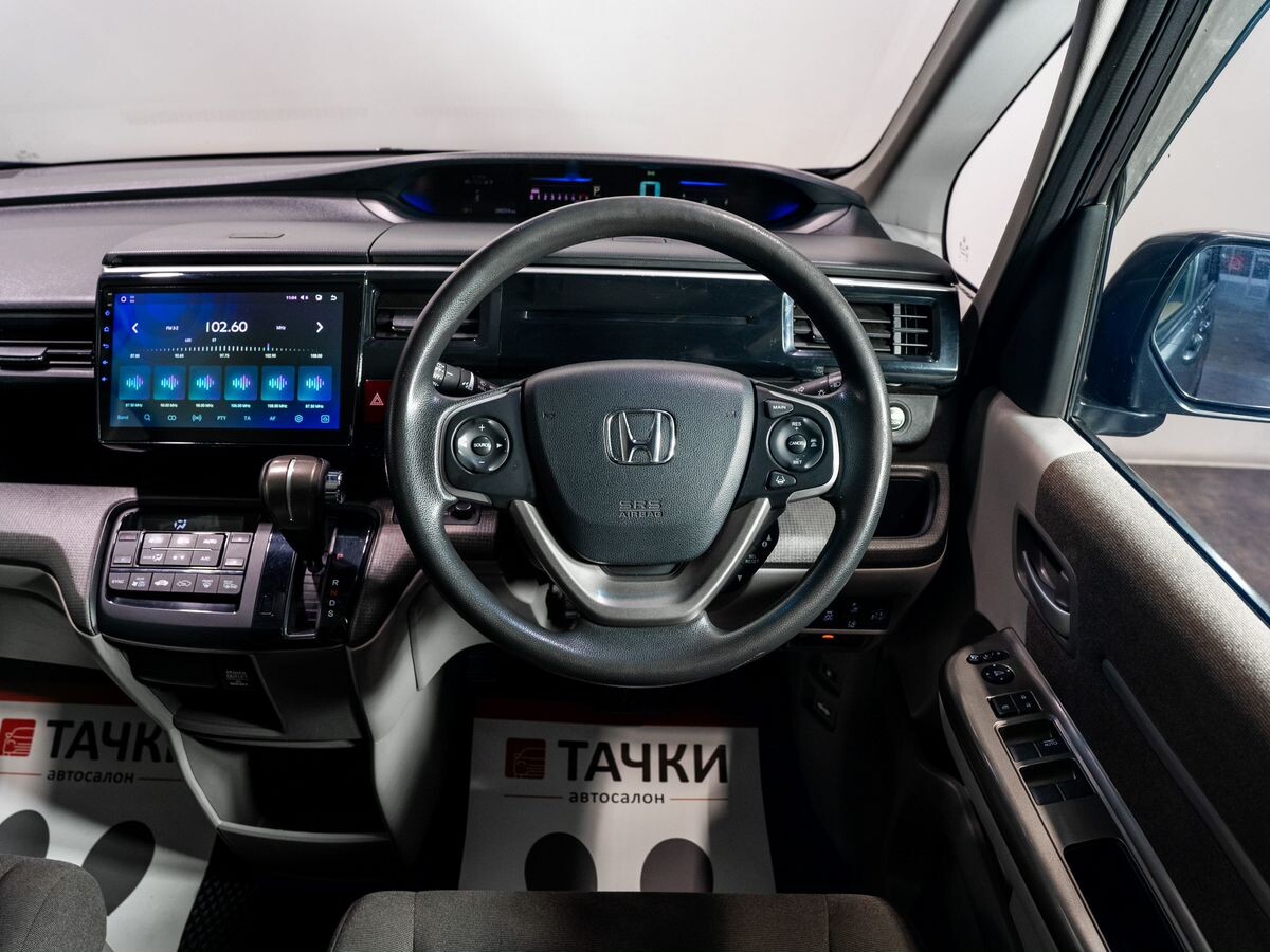 Honda Stepwgn 2017 - фото автомобиля