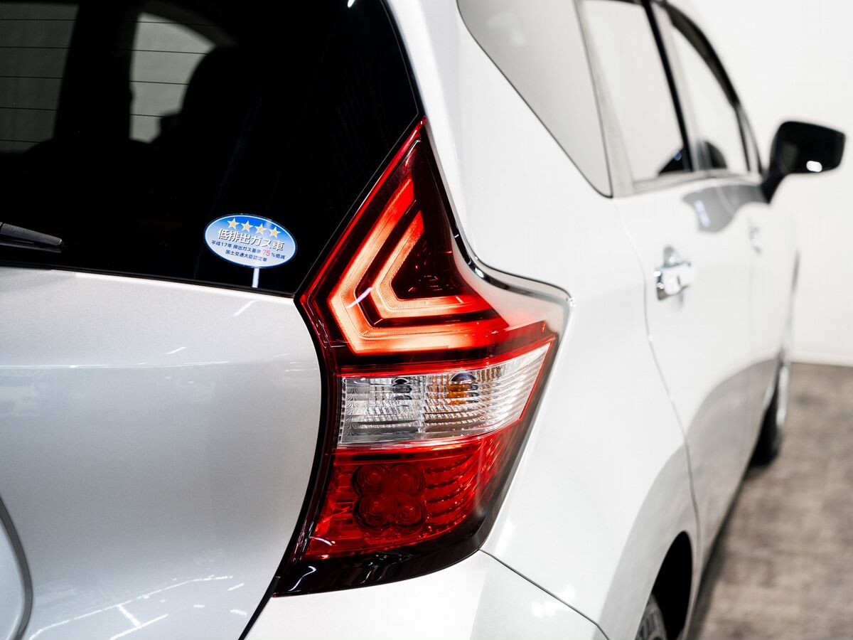 Nissan Note 2018 - фото автомобиля