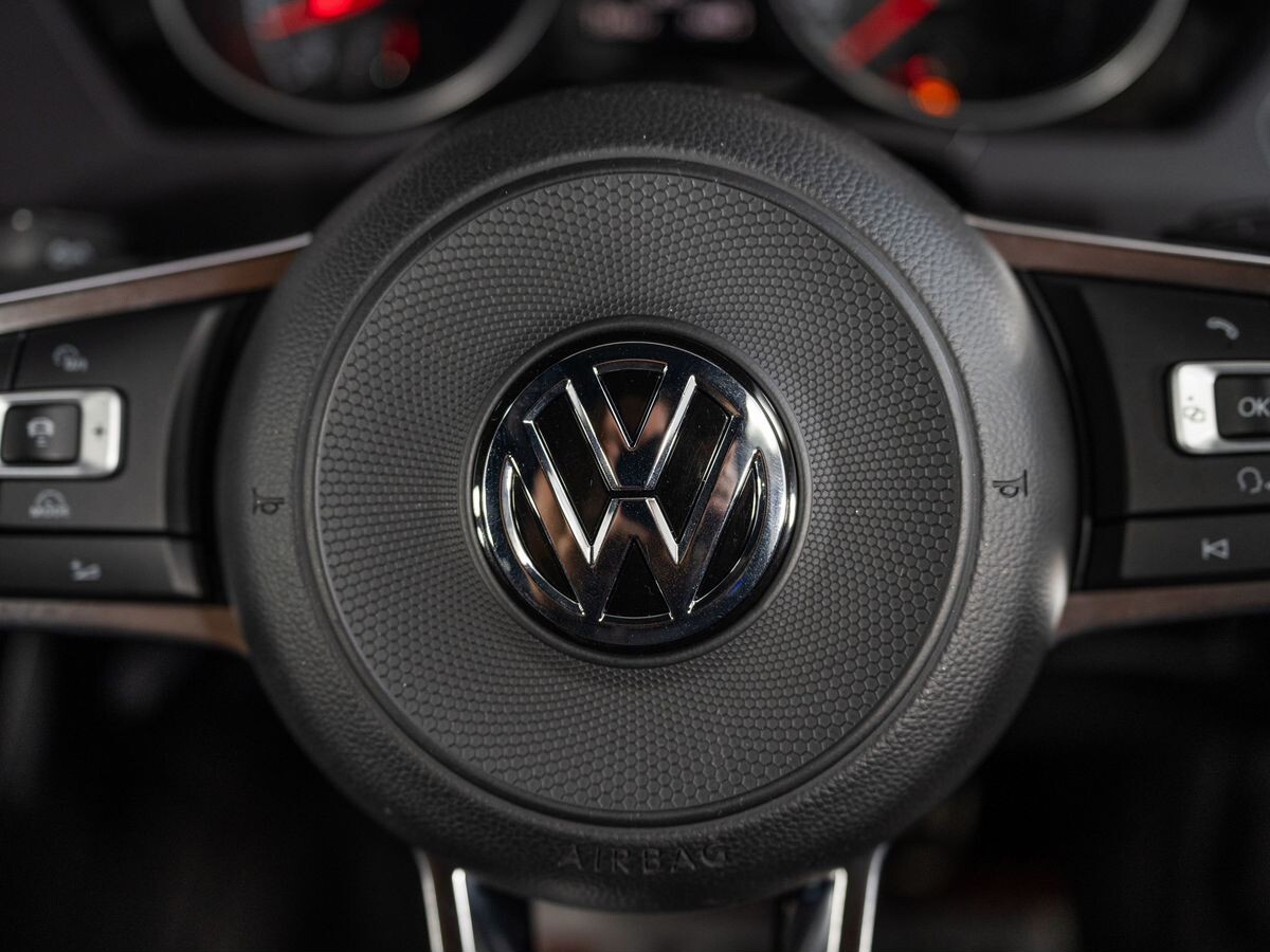 Volkswagen Touran 2016 - фото автомобиля