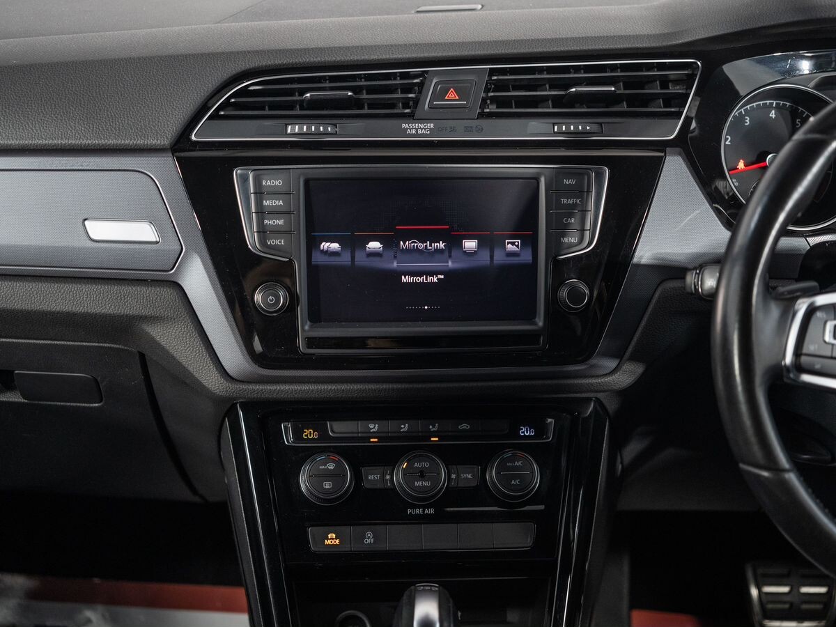 Volkswagen Touran 2016 - фото автомобиля